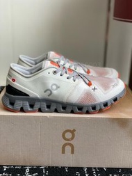 On Cloud X 3 灰橙色
