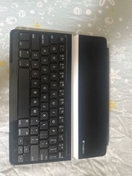 Logitech Ultrathin Keyboard Cover for iPad 2 and New iPad