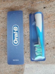 Oral-B 聲波電動牙刷：S32牙刷頭，餘下2個
