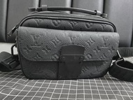 LV S Lock 信差袋