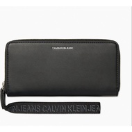 Original from 🇺🇸 Calvin Klein Jeans Large Zip-around Guitar Strap Wristlet Women's Wallet Black