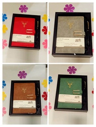 Bộ hộp quà tặng gồm sổ tay bìa da PU A5 + bút bi mực xanh