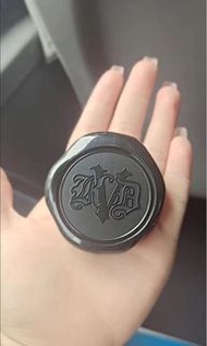 American KVD powder in the small sample kat von d matte makeup oil control long-lasting replacement 
