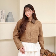 JARINYA (M-L) เสื้อแจ็คเก็ตหนังกลับทรงครอป ดีเทลกระเป๋า 2 ข้าง