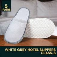 5 PAIRS CLASS S - WHITE AND GREY HOTEL DISPOSABLE SLIPPER