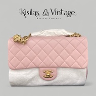 Chanel  粉紅色羊皮山茶花調節扣