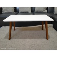 Smooth corner box table 80cm long, 40cm wide, 40cm high