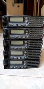 Unik ICOM F6123D UHF Digital  Analog Trungking Diskon