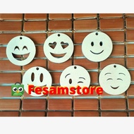 GANTUNGAN Wooden Keychain/ Emoji Keychain/ Emoticon Keychain Keychain Decoration