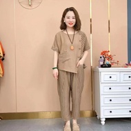 Middle-aged Set with wide form and elastic waistband made of super airy high-quality silk A68