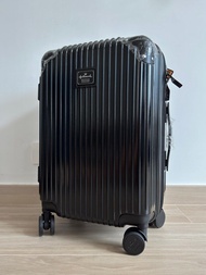 Brand new Hallmark 20" luggage 全新正版Hallmark 20吋行李箱