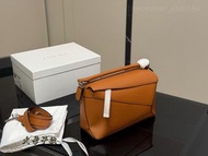 LOEWE羅意威Puzzle焦糖色真皮幾何拼接包 29×19cm 手提斜挎肩帶可調 灰衬里拉链隔層 容量實用