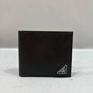 PRADA 2M0513 黑色 防刮皮 三角Logo 對折短夾 皮夾