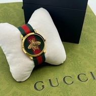 GUCCI 圓形金框 蜜蜂系列 紅綠條織帶腕錶/石英錶/手錶