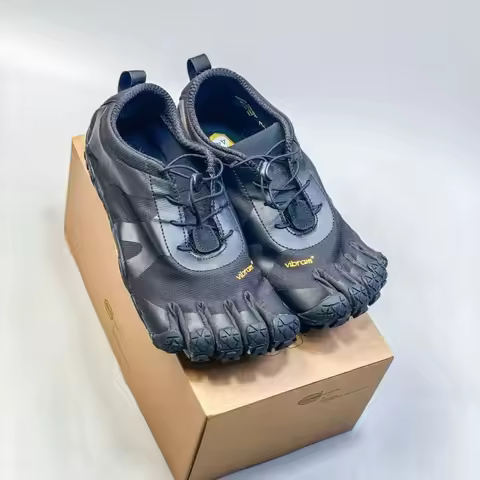 2026 Squat Hard Pull Shoes for Men Women Black Blue Indoor Sports Shoes Unisex Soft Bottom Weight Li