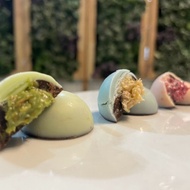 CHOCOLATE KUNAFA MINI BY HUSH CHOCOLATE (PHINIX)