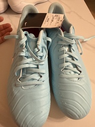 Nike Tiempo 足球鞋