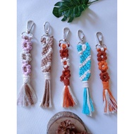GANTUNGAN Daisy and Rectangular Macrame Keychain | Macrame Keychain Daisy Flower and Rectangle