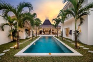 Villa Cyma by Alfred in Bali - New! Peaceful 5 BR Villa in the heart of Seminyak