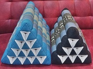 單人三角枕頭，2種尺寸，10格、15格，泰式紋飾枕頭，靠墊，木棉枕頭