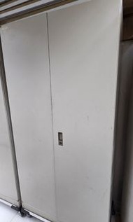 full-height sliding metal storage cabinet (高身趟門鋼櫃 / 雙門鐵皮文件櫃