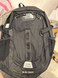 The north face mini shot 後背包 底下螢光部分破損 不影響使用