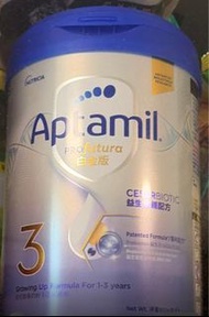 全新  2025年新鮮製造 Aptamil 白金版 3號 奶粉 900g Aptamil 3 配方奶粉 嬰兒成長奶粉