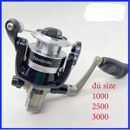 Máy câu cá đứng DAIWA Strike Force size 1000 2500 4000 chính hãng máy câu cá full pen