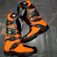 Cross trail shoes Trabas shoes Adventure shoes