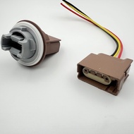 8A8Z-13411-A Suitable for Ford Sharp World Explorer F150 Front Turn Signal Holder 2U5Z13411SA