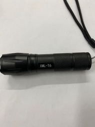 t6 手電筒 18650電池 連充電 5種模式