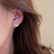 4-pointed leaf earrings with artificial pearls