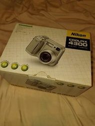 原裝紙盒(不連Nikon COOLPIX 4300 數碼相機）