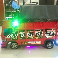 miniatur mobil kayu / mainan mobil truk oleng