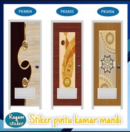 Stiker pintu kamar mandi motif kayu