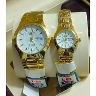 Seiko 5 Quartz Analog luxurious couple set watches