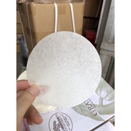 A set of 500 sheets of 12cm round non-stick parchment paper (dumpling lining)