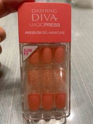 包平郵Dashing Diva pink nails