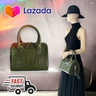 NEW | กระเป๋าหนังแท้ พร้อมสายสะพาย ทรงหมอน สีเขียวเหนี่ยวทรัพย์ #KD11