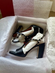 Valentino 高跟鞋