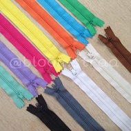 YKK Zipper no. 03 10 inch 25 cm YKK Zipper 25cm 10 in YKK CFC 32 10" in FRC32 10in Zipper