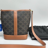 Celine/賽琳 凱旋門老花棕色水桶包小號 尺寸：18*22cm 附件塵袋
