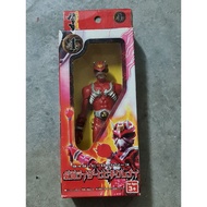 Kamen Rider Hibiki Kurenai Sofubi Figure