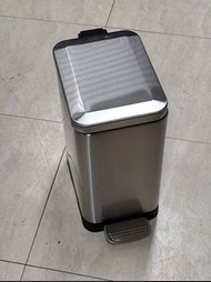 【瑕疵貨】全新 不鏽鋼 靜音緩降 腳踏式 不銹鋼垃圾桶 15L
