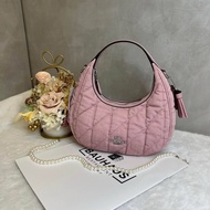 COACH 牛仔斜背兩用彎月包