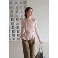 [EGGKA] EGGKA diagonal V-neck sweater with ruffled waist