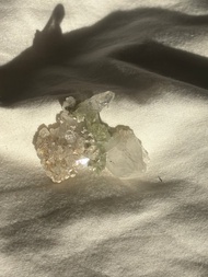 巴基斯坦 喜馬拉雅 綠幽靈 縫合水晶 綠幽靈共生 白水晶簇 閃亮