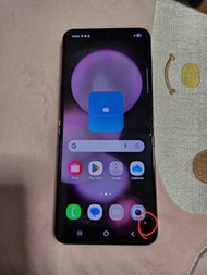 Samsung galaxy Flip5 12+512GB屏幕有點with dot on the screen