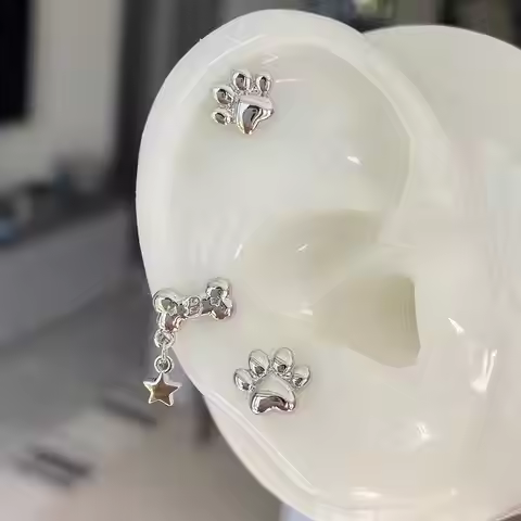 1 Pcs Cute Puppy Paw 316L Titanium Steel Ear Bone Nail Studs,New Fashion Luxury-Style Ear Jewelry fo