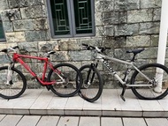 兩部山地單車